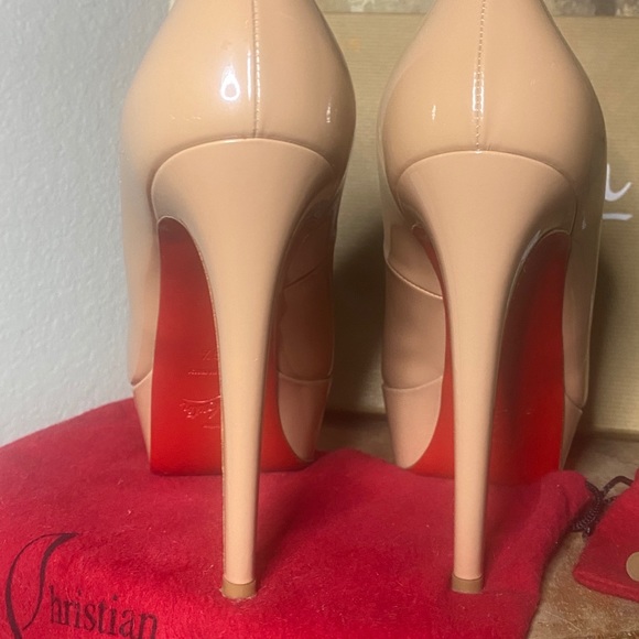 Christian Louboutin’s Simple Pump 9 - Picture 3 of 6